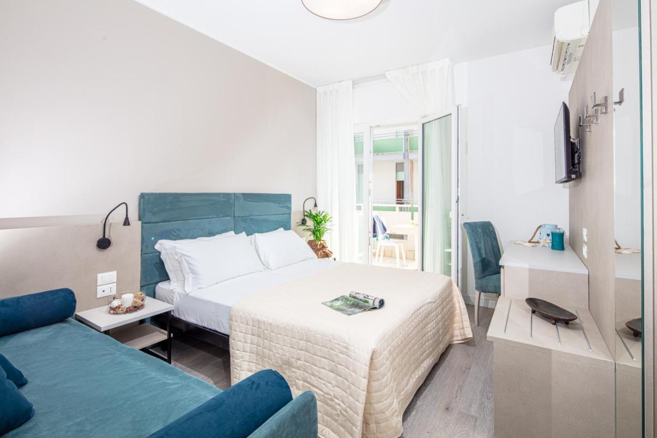 Hotel Pigalle Лідо-ді-Єзоло Екстер'єр фото