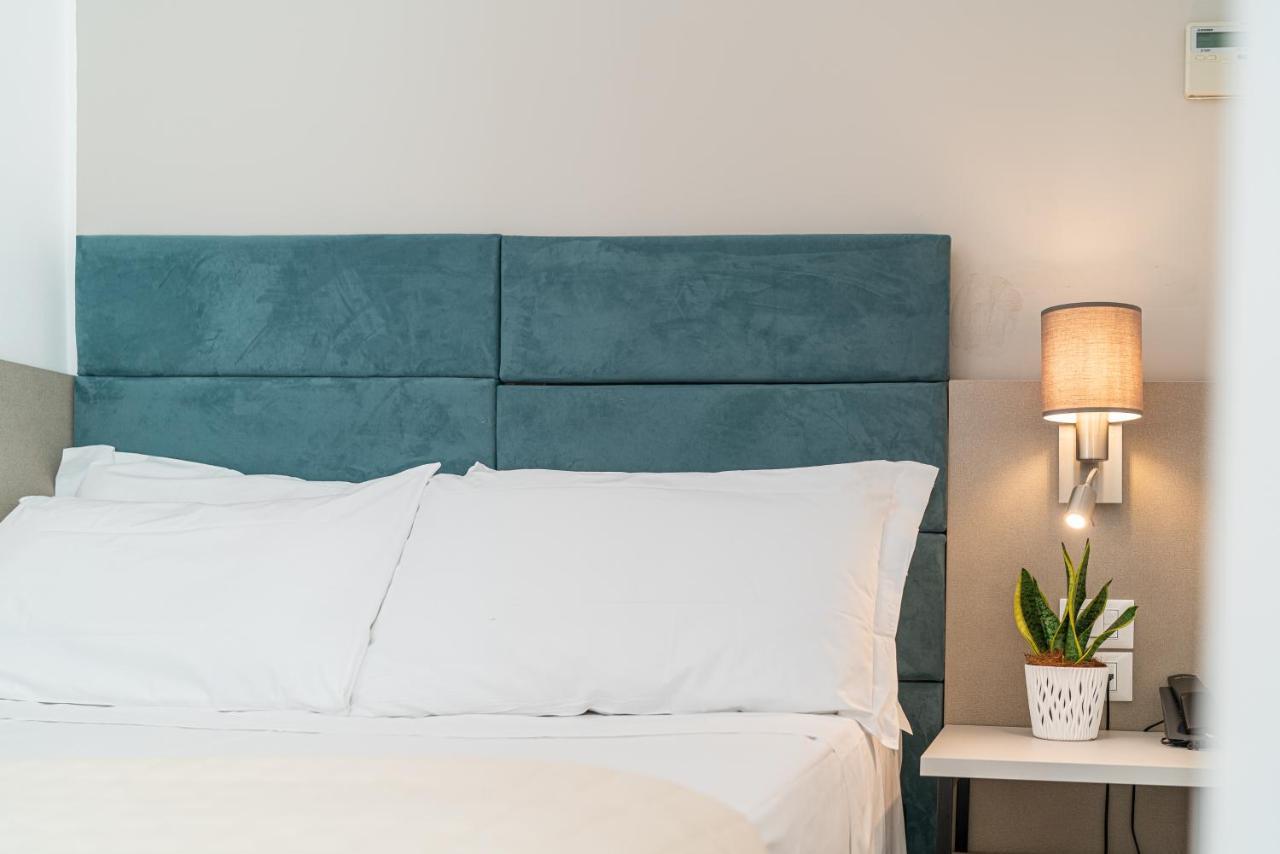Hotel Pigalle Лідо-ді-Єзоло Екстер'єр фото