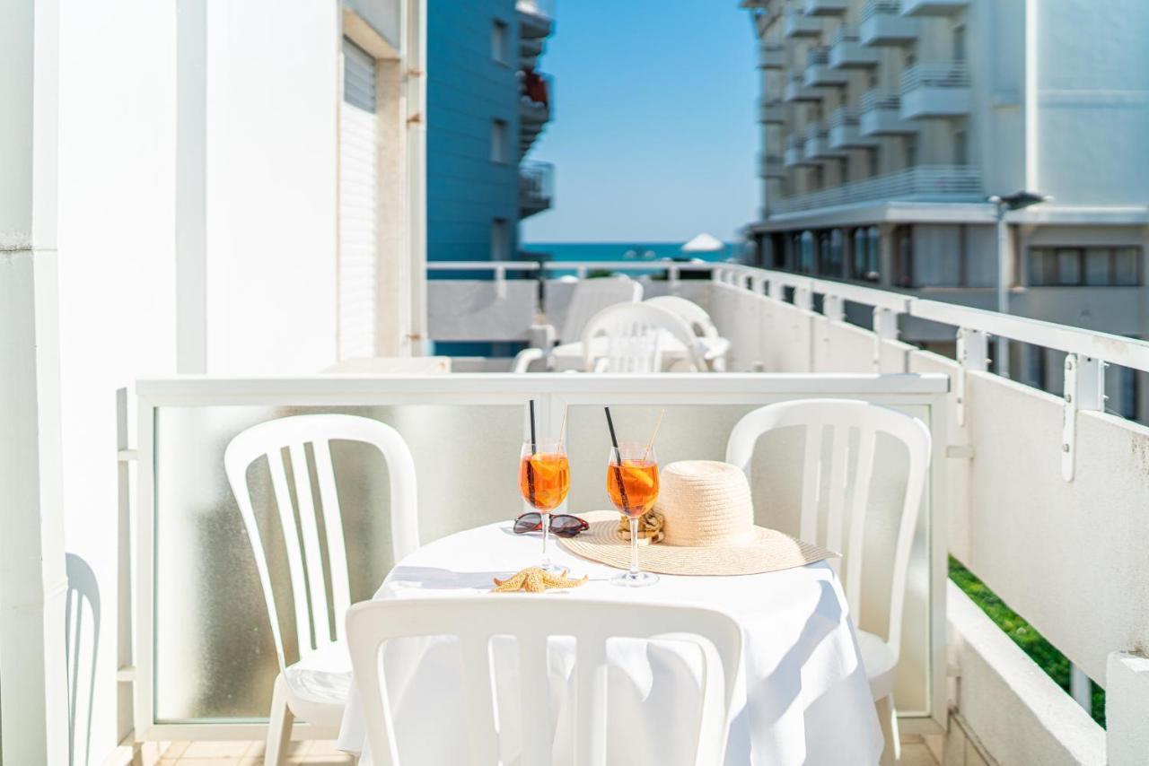 Hotel Pigalle Лідо-ді-Єзоло Екстер'єр фото