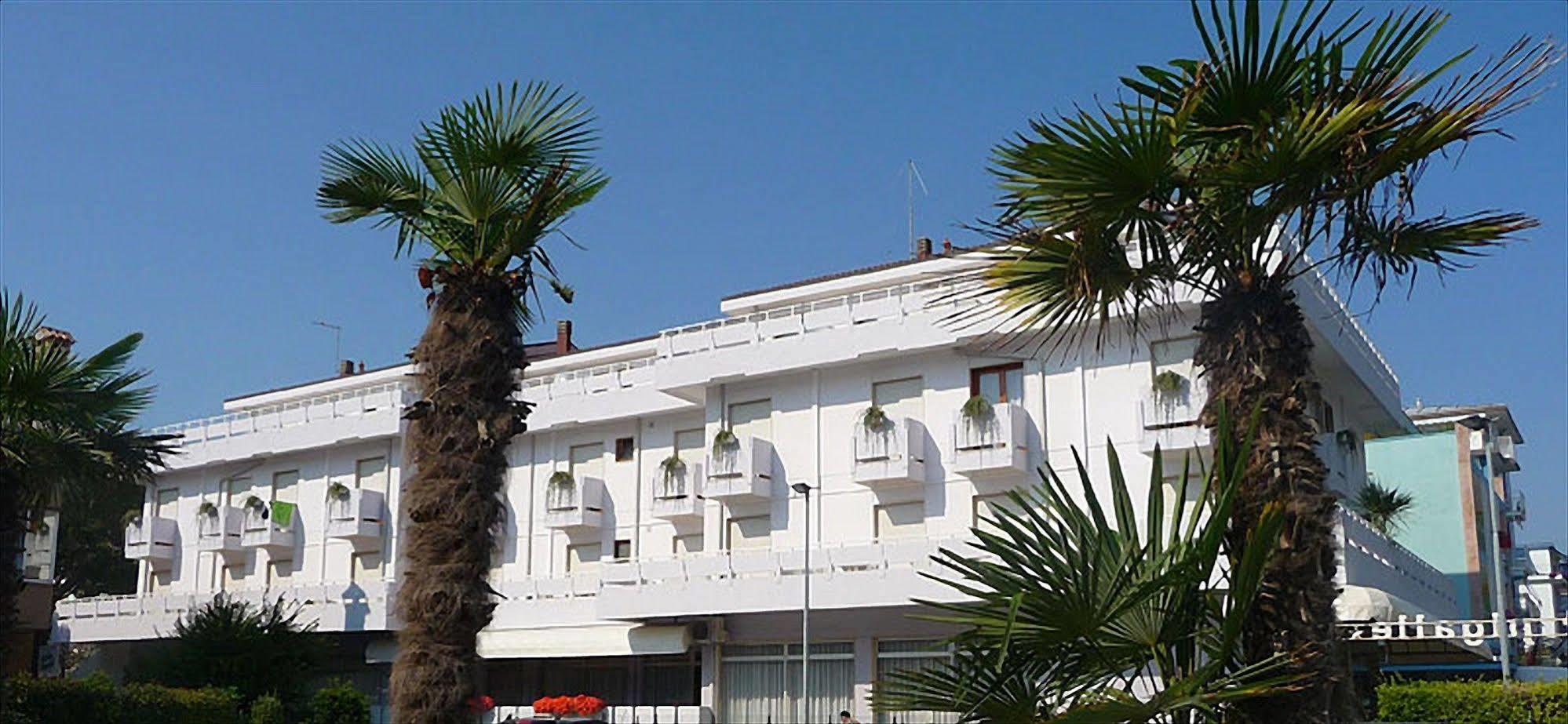Hotel Pigalle Лідо-ді-Єзоло Екстер'єр фото